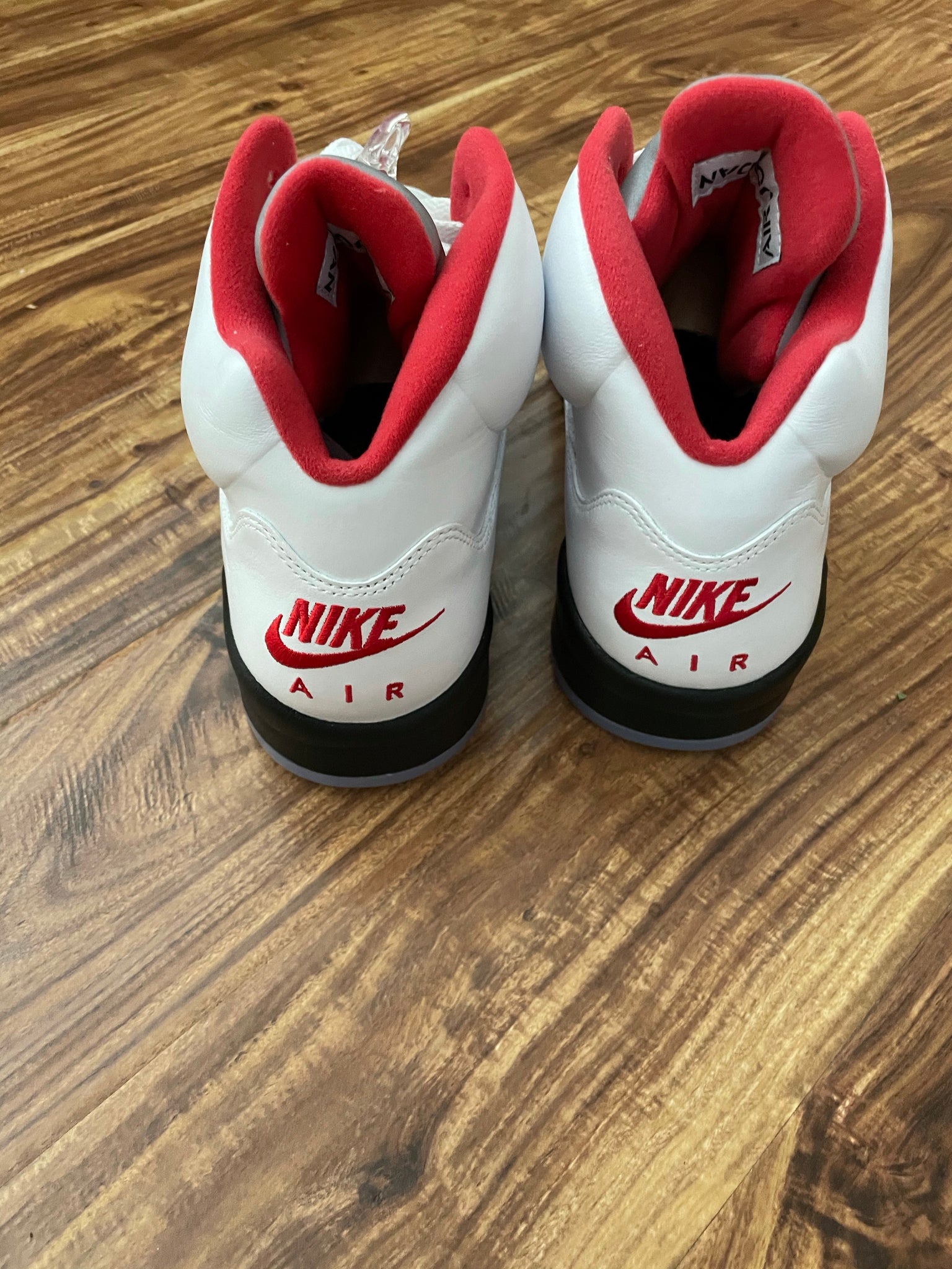 DS Nike Retro Jordan 5 Fire Red